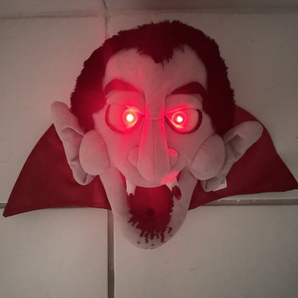 Y2K Halloween Motion Activated Talking Lights Vampire Hanging Plush Kids Of Amr - Picture 5 of 10